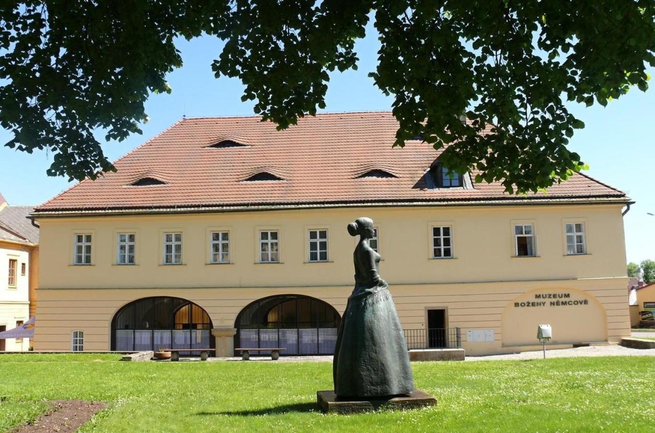 Penzion U Pesiku Červený Kostelec エクステリア 写真